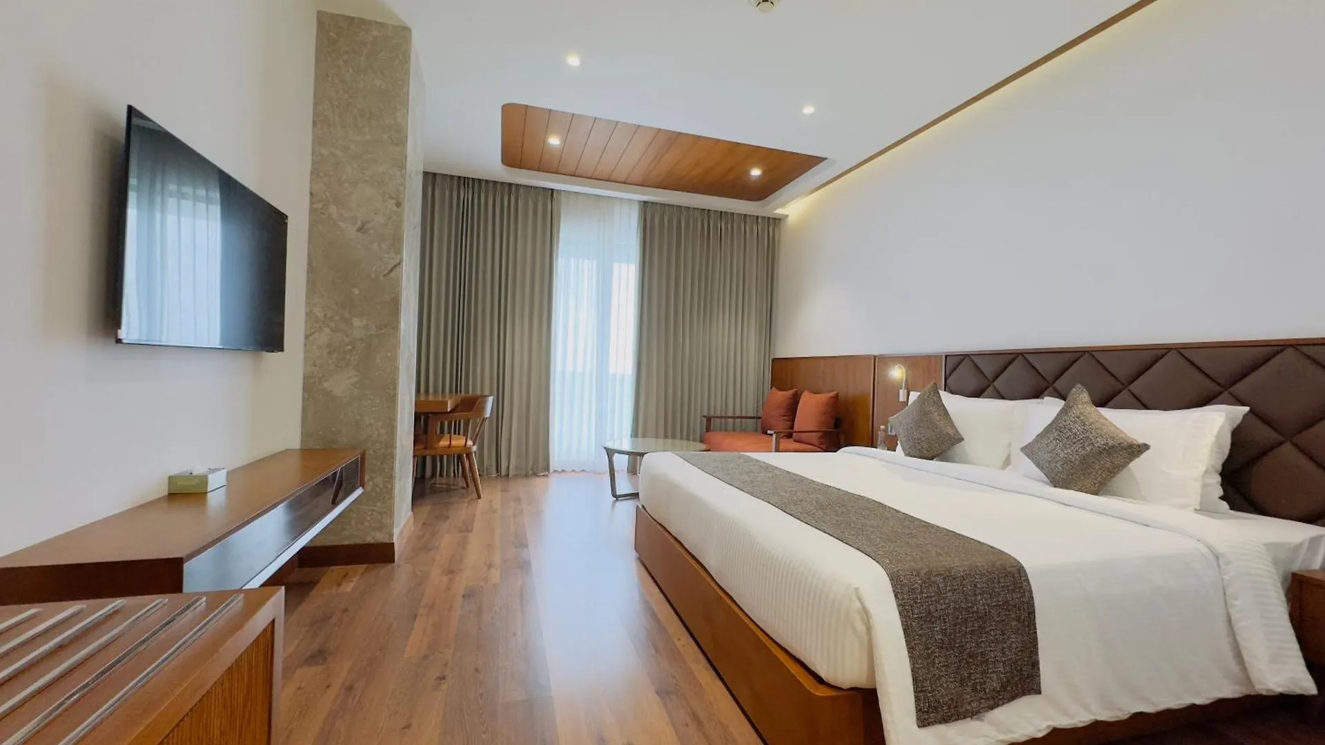 Gokulam Grand Kozhikode Otel